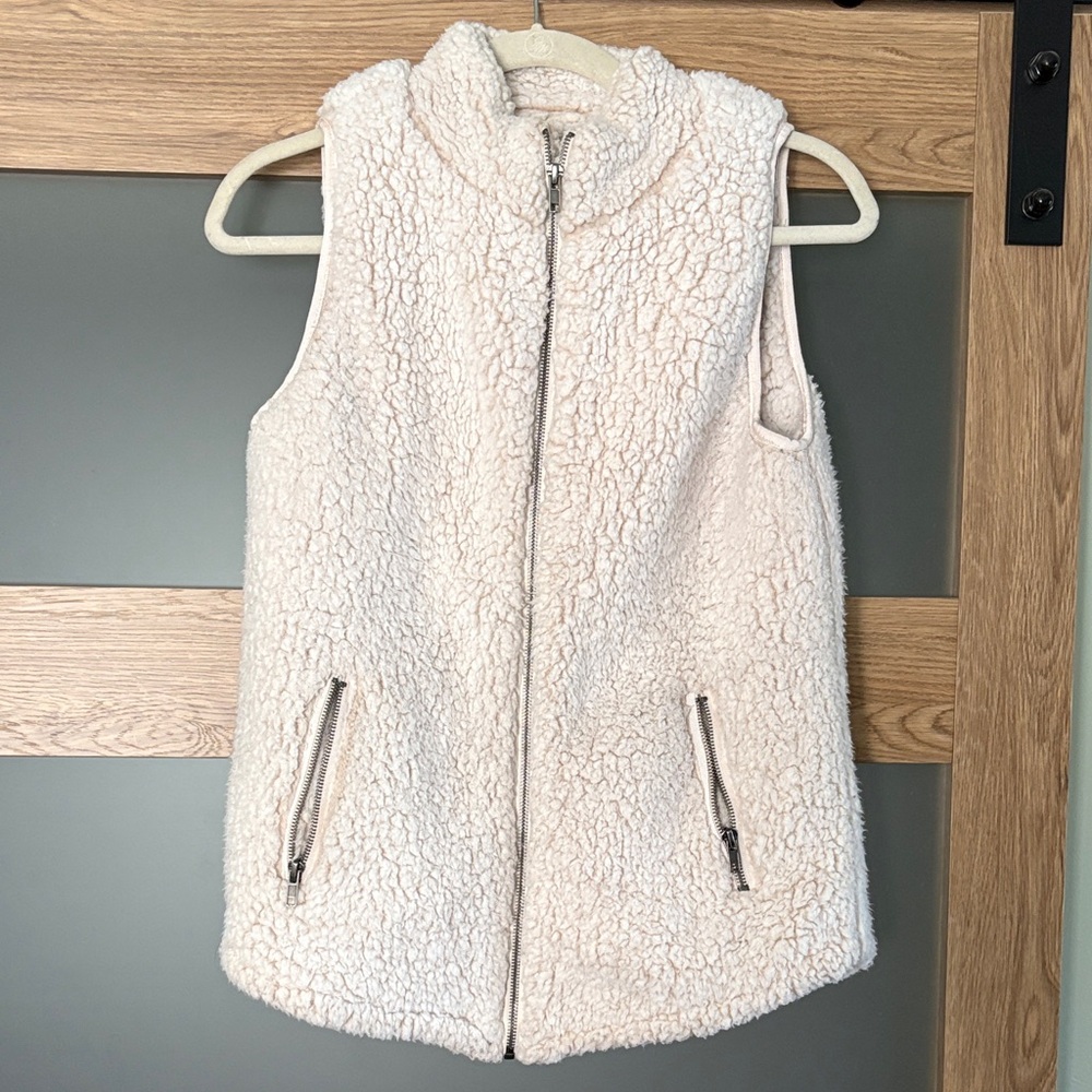 Love Tree Off-White Sherpa Vest